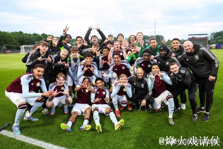 费迪南德:维拉有夺冠实力;罗杰斯提数据后能成世界级球员 费迪南德:维拉有夺冠实力;罗杰斯提数据后能成世界级球员